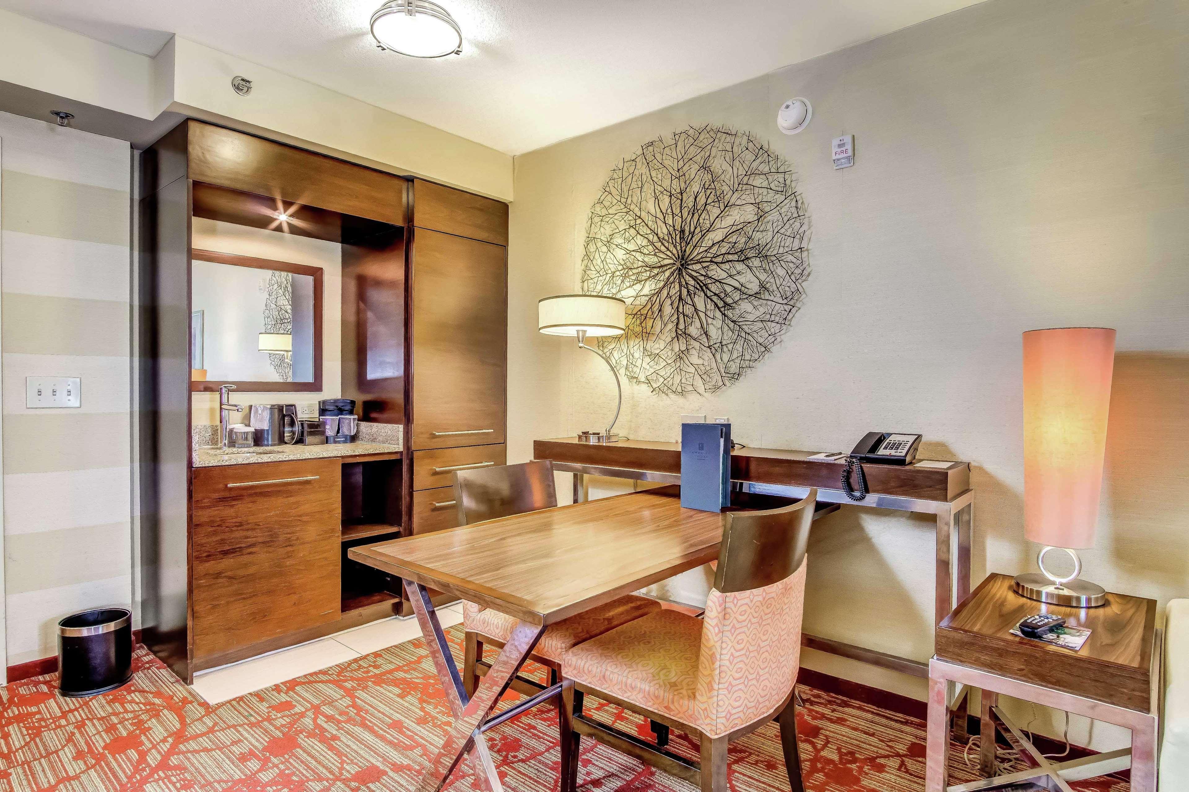 Embassy Suites Atlanta - Kennesaw Town Center Dış mekan fotoğraf