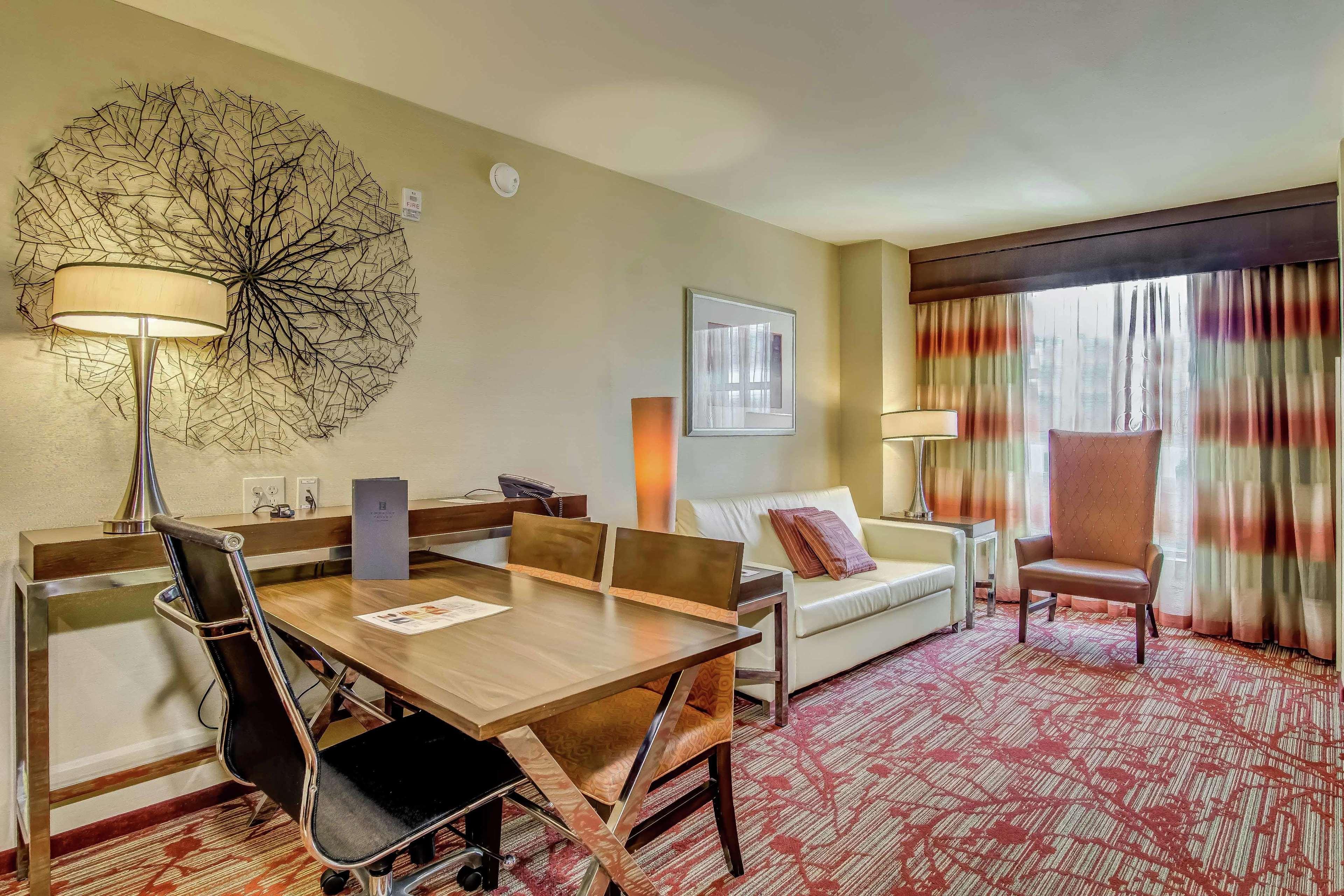 Embassy Suites Atlanta - Kennesaw Town Center Dış mekan fotoğraf