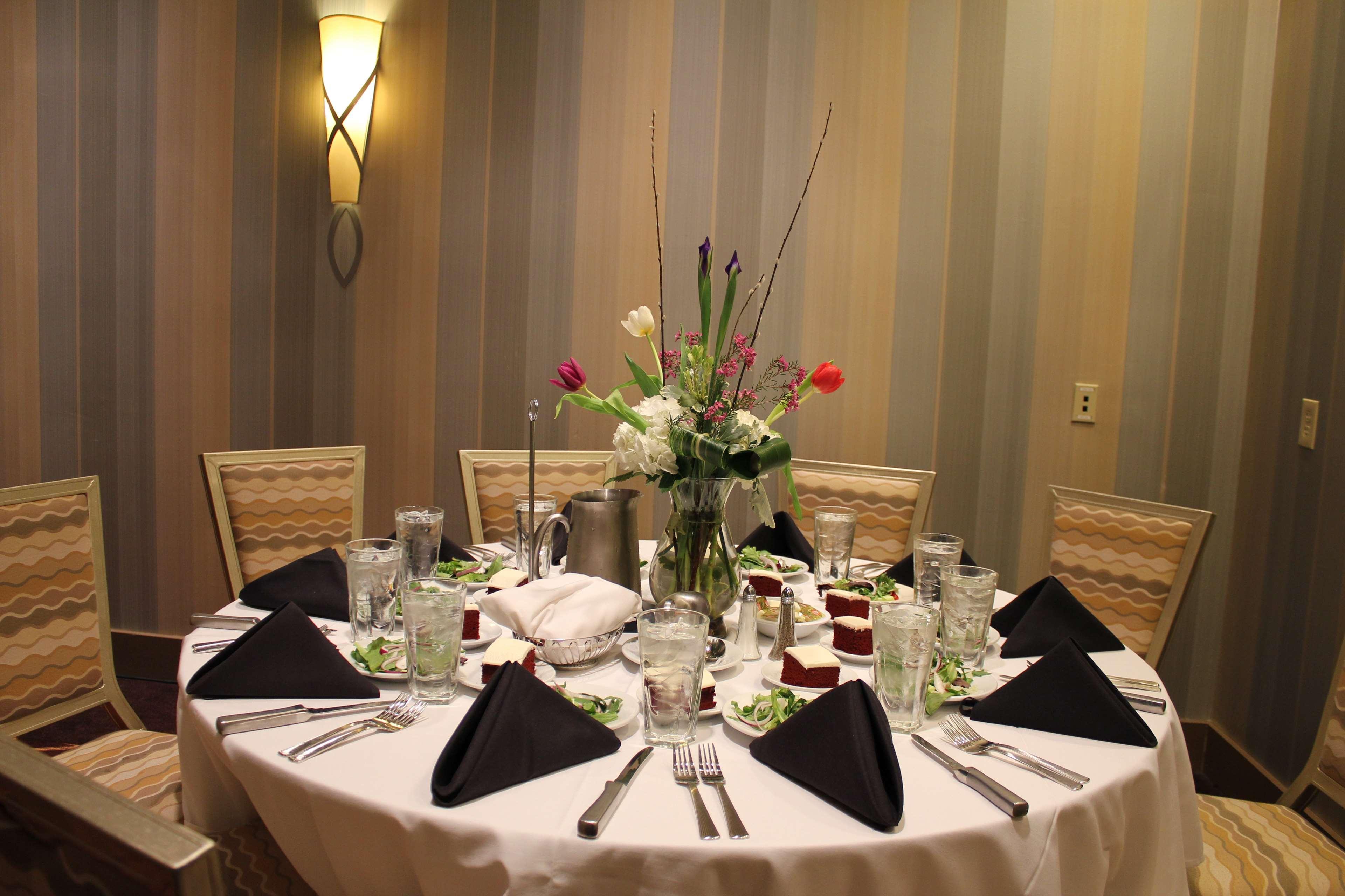 Embassy Suites Atlanta - Kennesaw Town Center Dış mekan fotoğraf