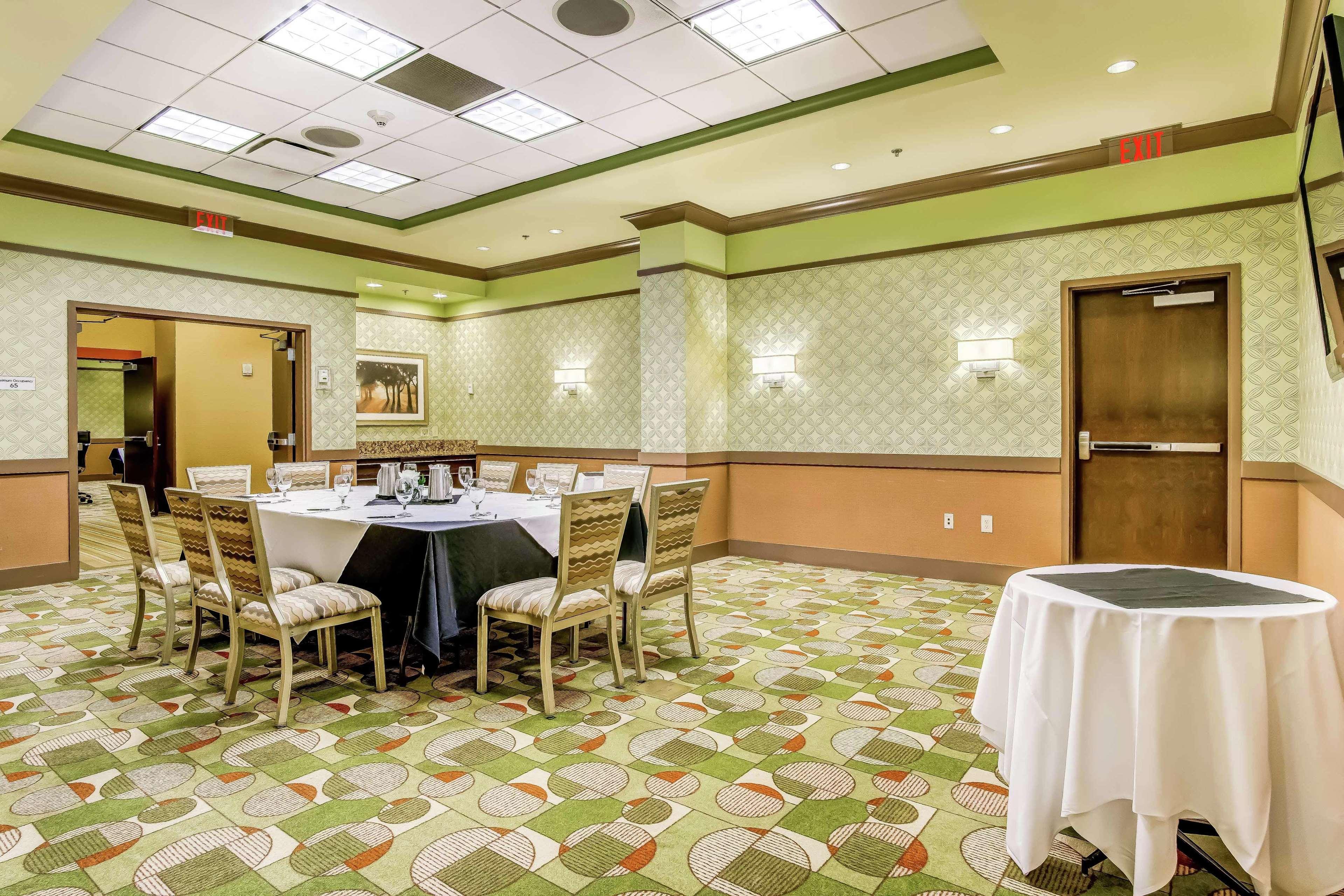 Embassy Suites Atlanta - Kennesaw Town Center Dış mekan fotoğraf