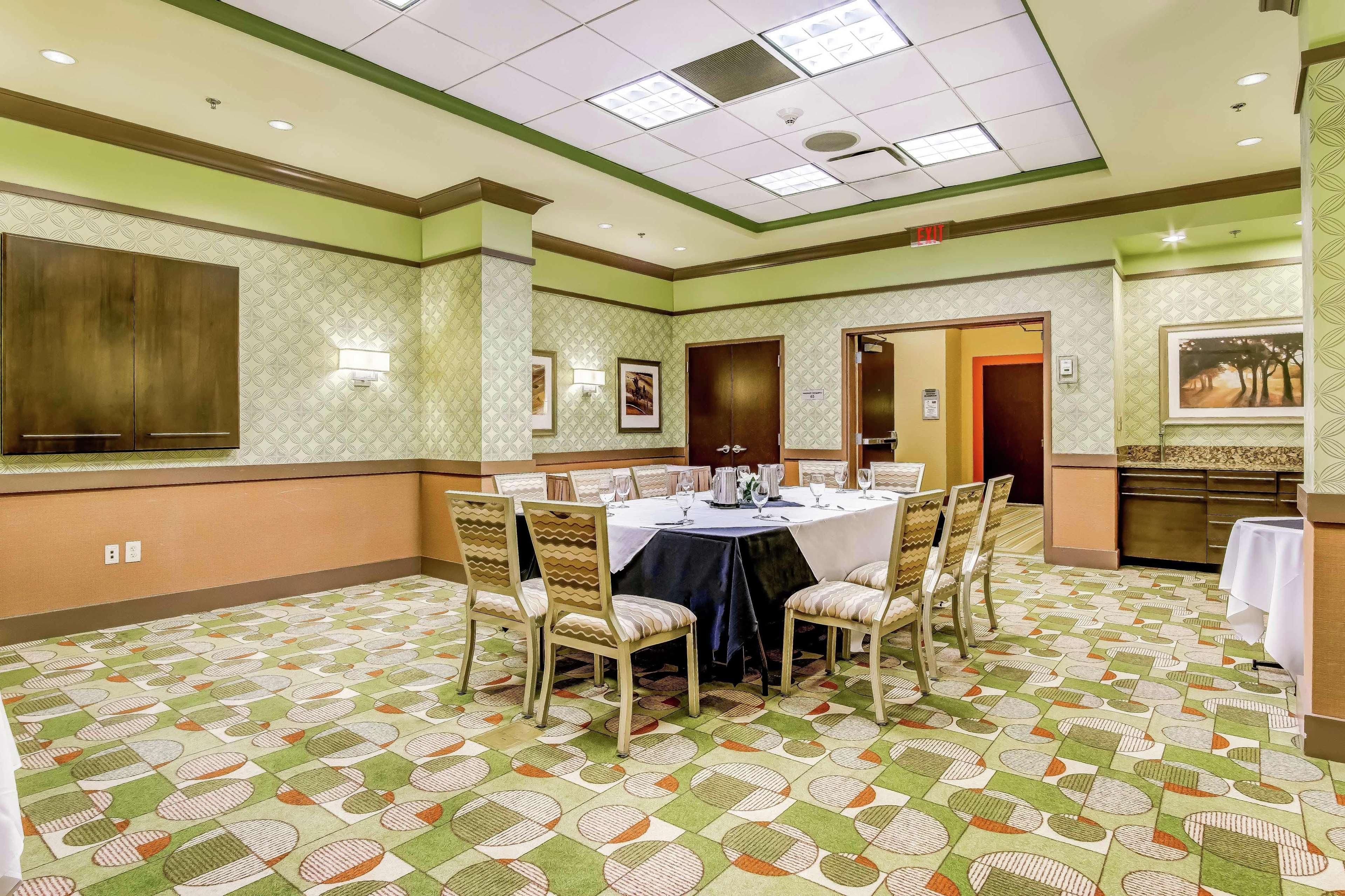 Embassy Suites Atlanta - Kennesaw Town Center Dış mekan fotoğraf